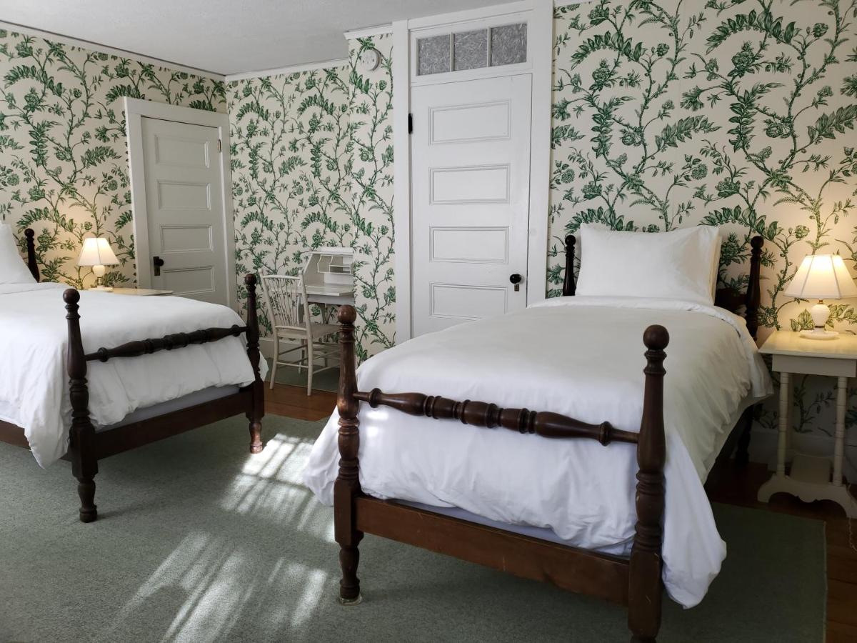 | Harbourside Inn