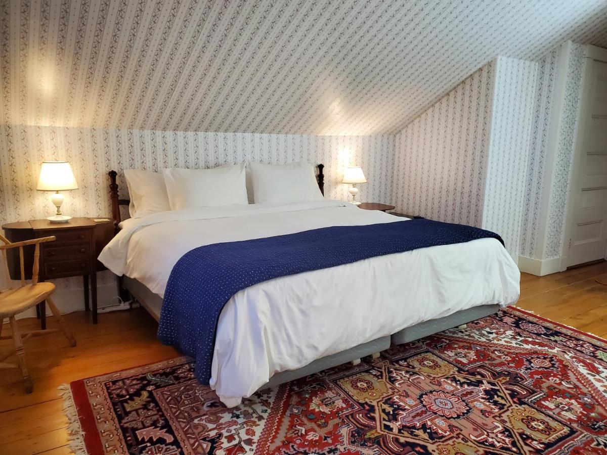 | Harbourside Inn