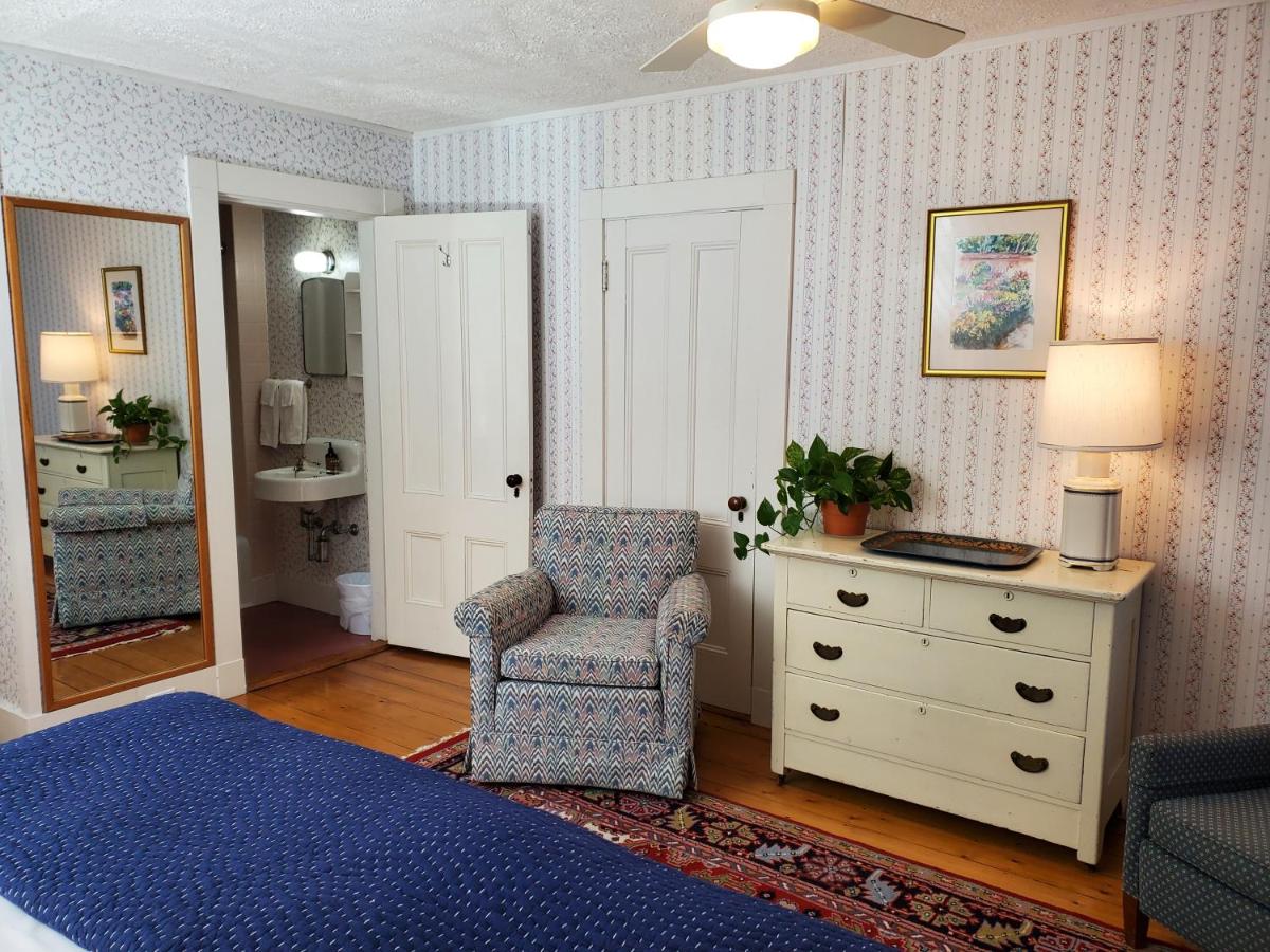 | Harbourside Inn