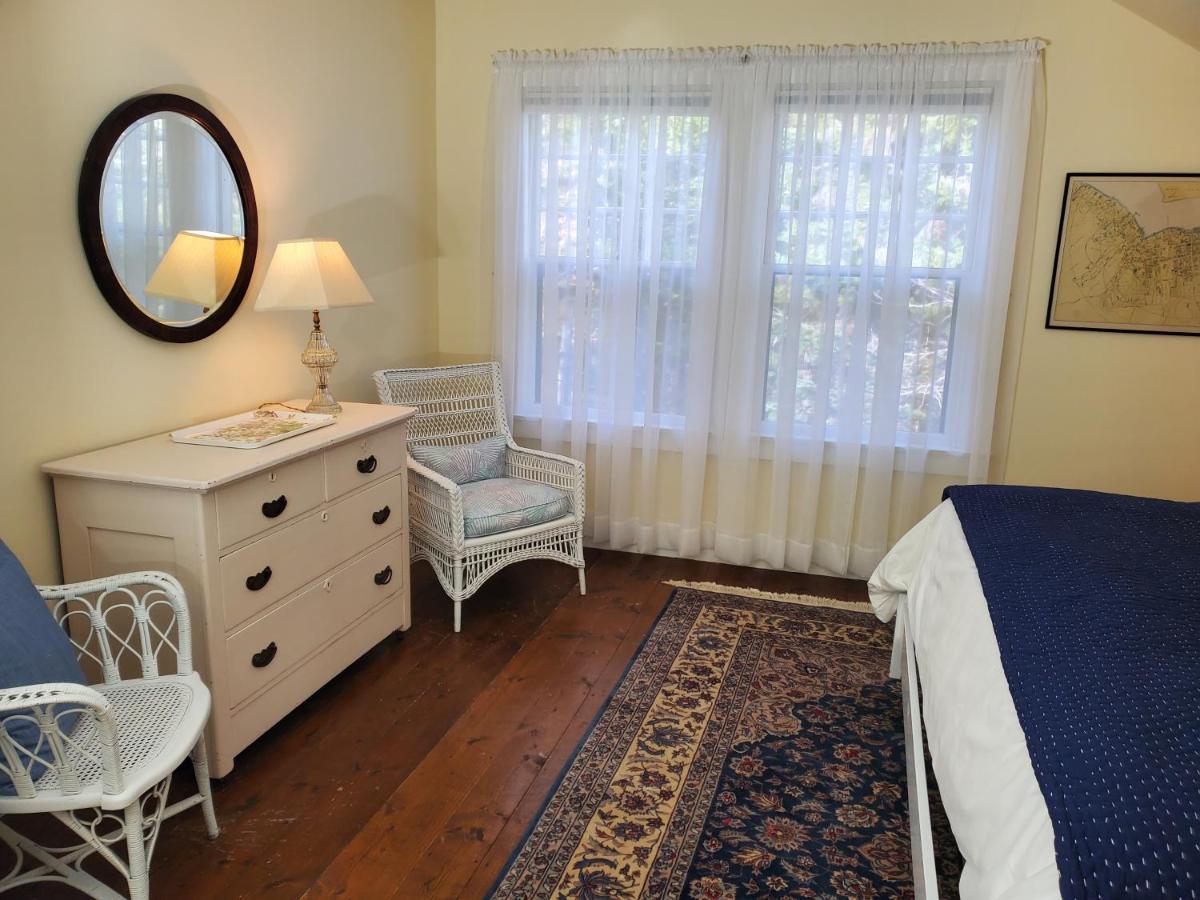 | Harbourside Inn