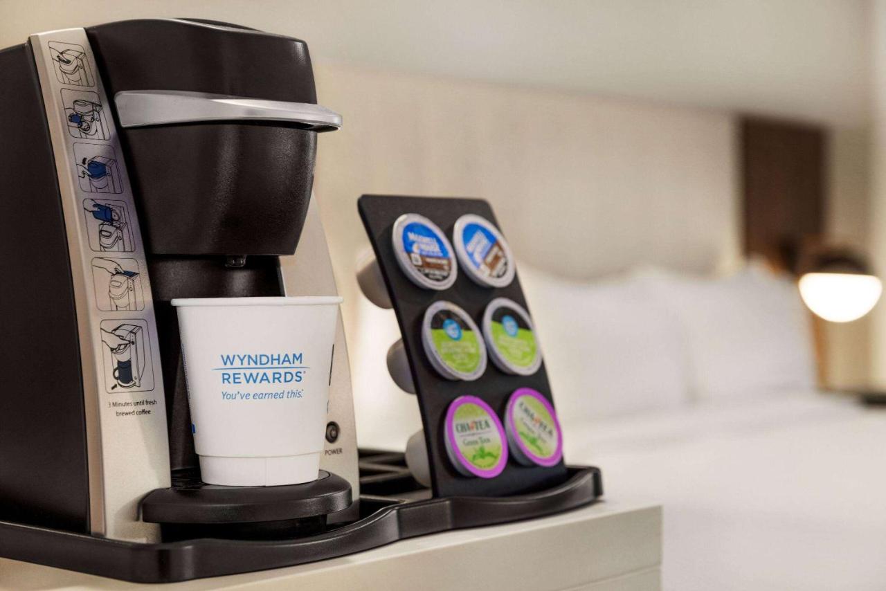 Deluxe King Room at La Quinta Inn & Suites by Wyndham Port Arthur