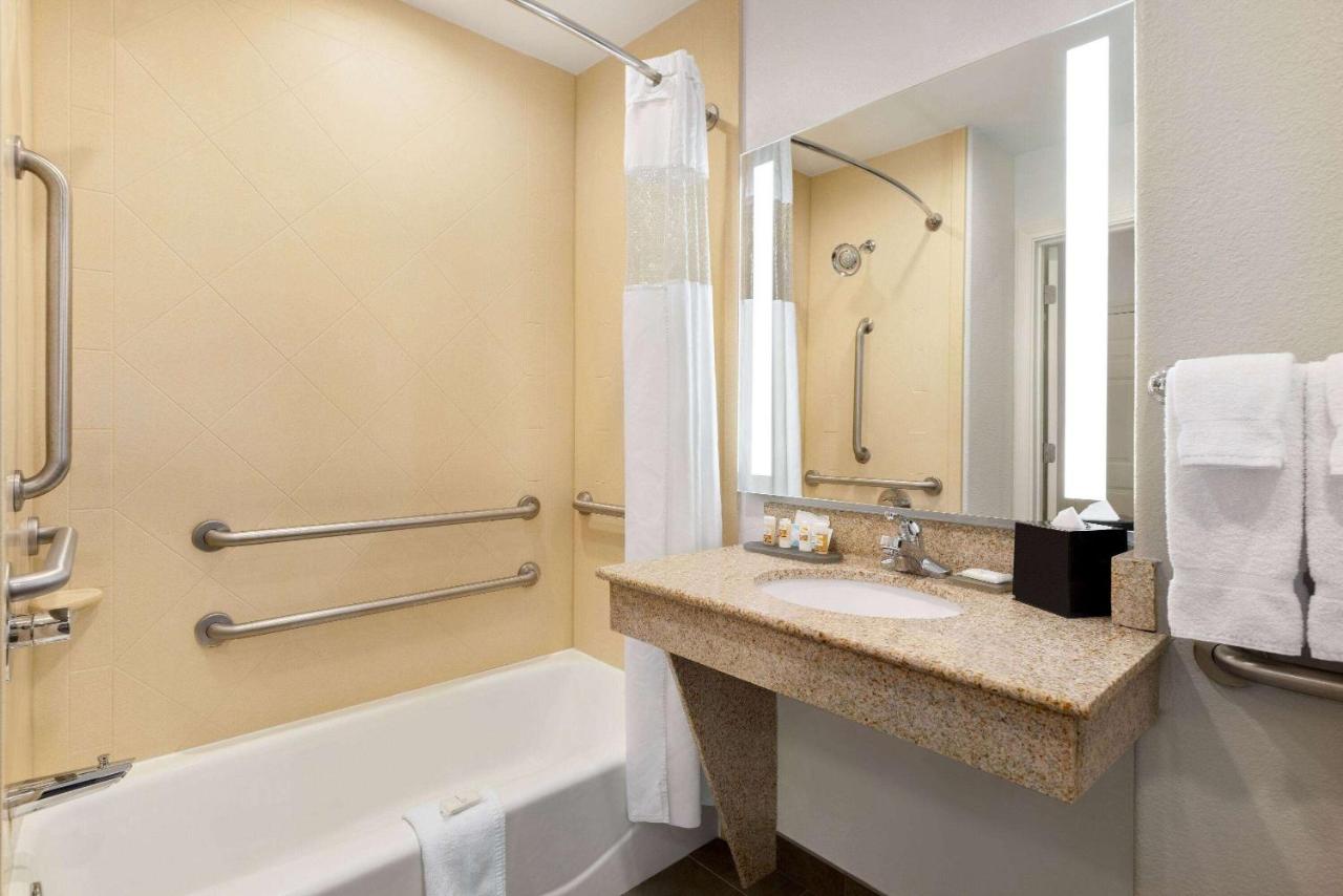 Double Room with Two Double Beds and Bath Tub - Mobility/Hearing Accessible at La Quinta Inn & Suites by Wyndham Port Arthur