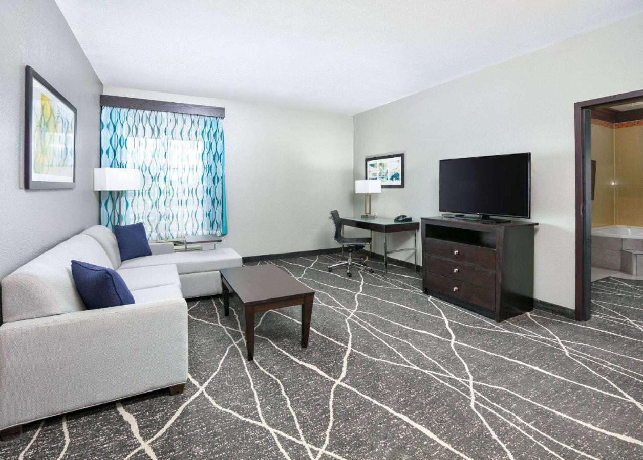 Deluxe King Suite - Non-Smoking at La Quinta Inn & Suites by Wyndham Little Rock - Bryant
