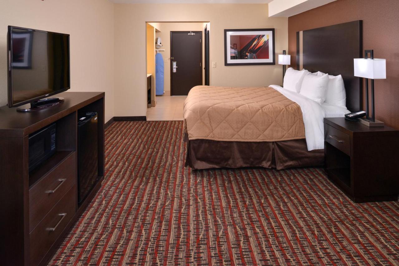Standard Queen Room at Quality Inn & Suites Tacoma - Seattle