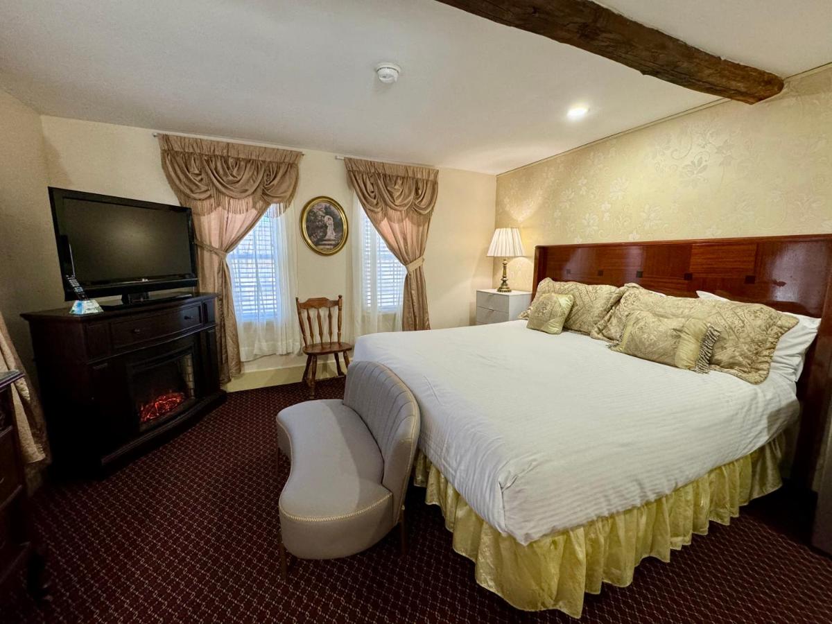 | Merrill Farm Inn