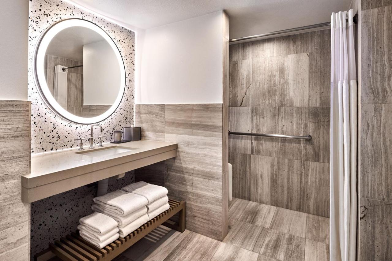 King Room, Guest room, 1 King, Sofa bed, Balcony at JW Marriott Desert Springs Resort & Spa