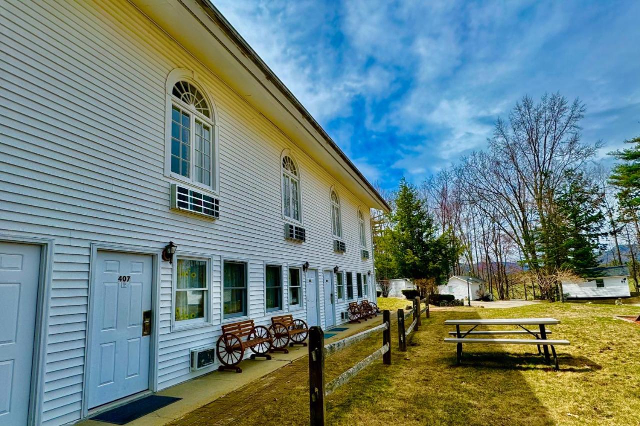 | Merrill Farm Inn