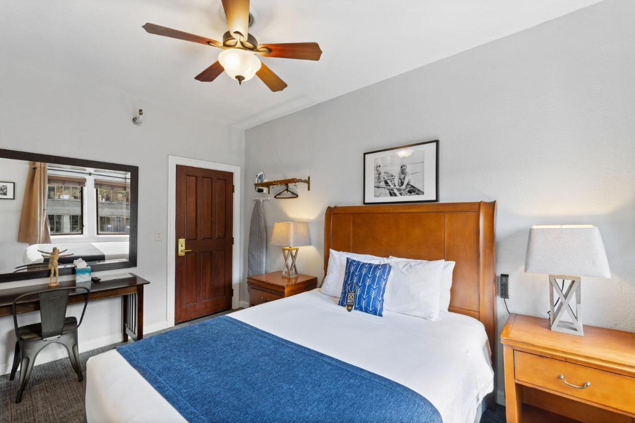 Standard Room - One Queen Bed, Shared Bathroom at College Inn Hotel