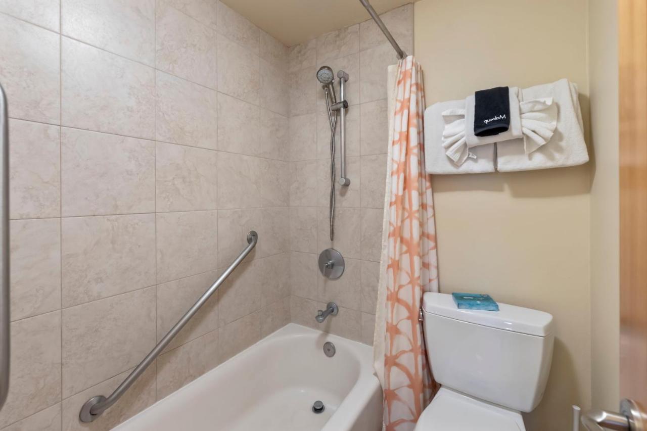 Premium Two-Bedroom Apartment with Oceanfront View at Maui Sunset