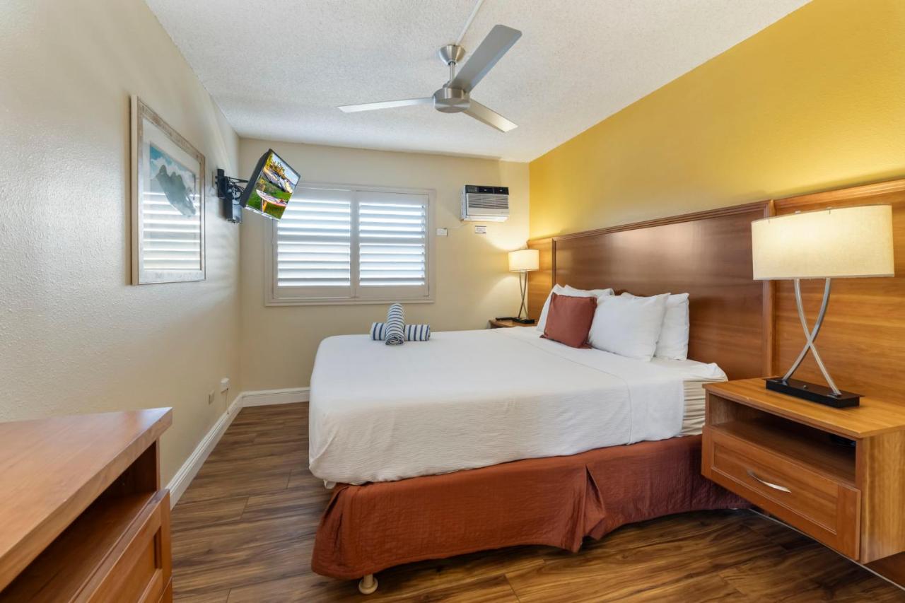 Premium Two-Bedroom Apartment with Oceanfront View at Maui Sunset