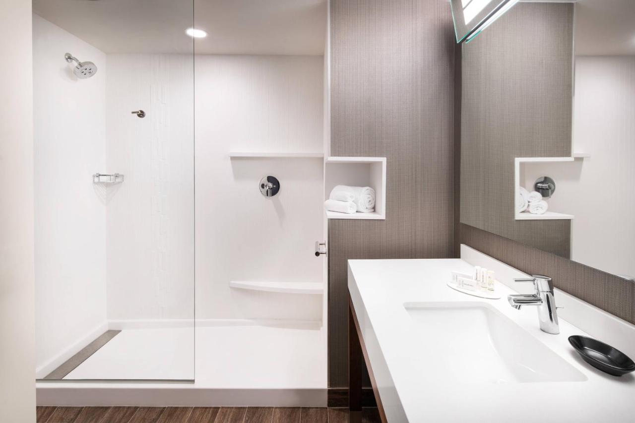 Larger Studio, 2 Queen at Courtyard by Marriott Pullman