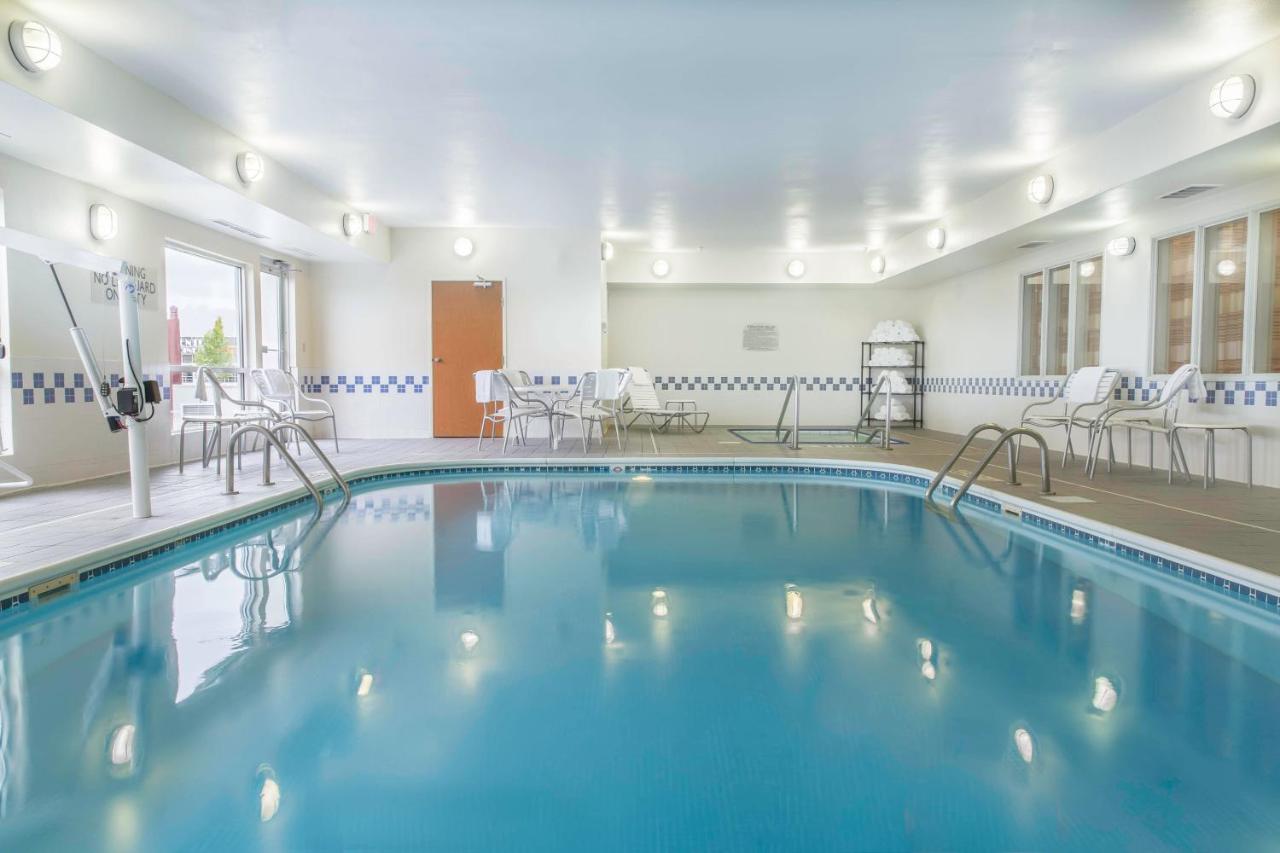 | Fairfield Inn & Suites Fargo