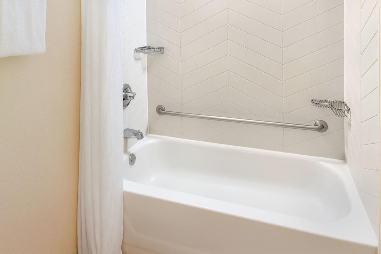 | Fairfield Inn & Suites by Marriott Atlanta Buckhead