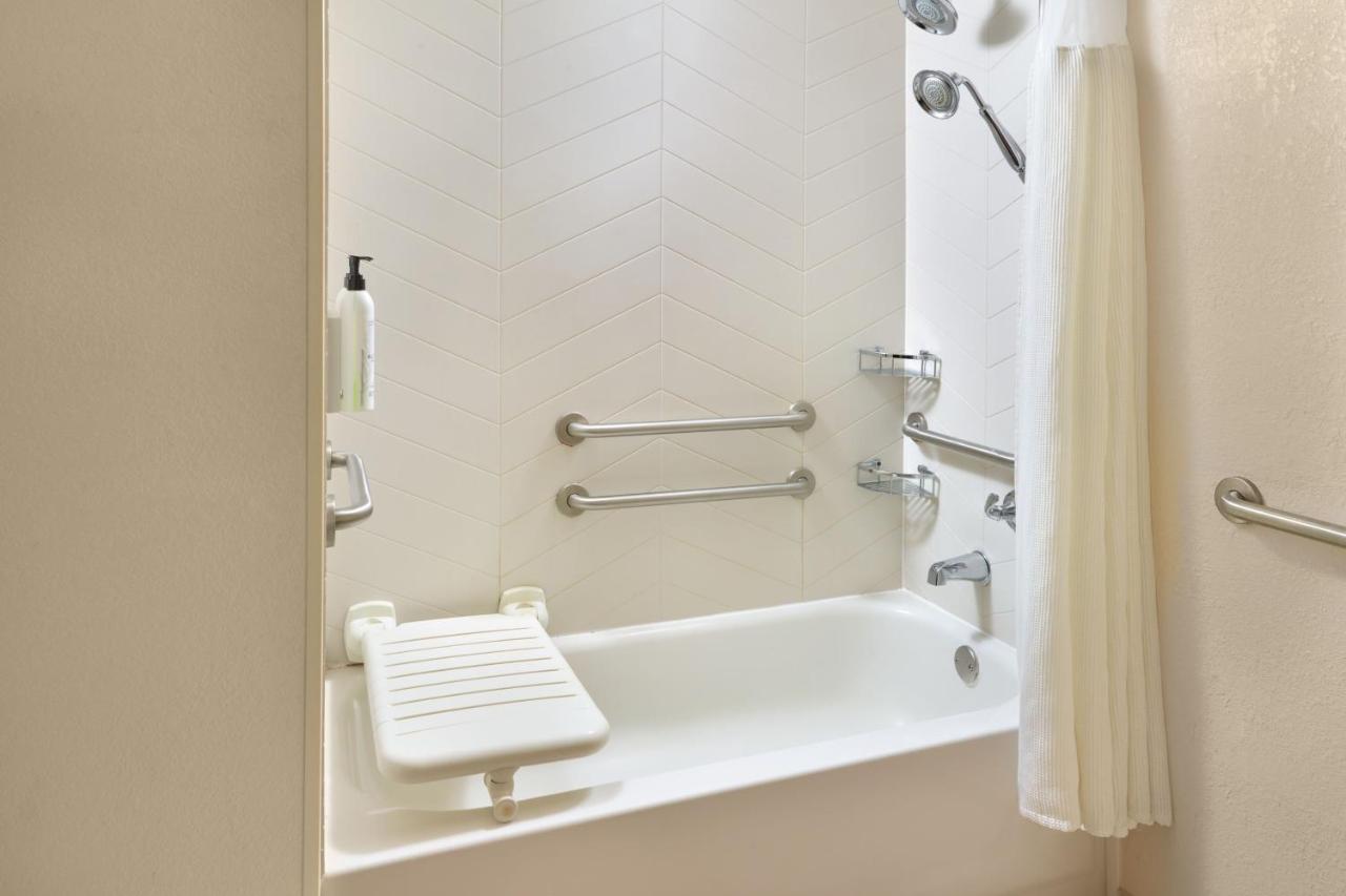| Fairfield Inn & Suites by Marriott Atlanta Buckhead