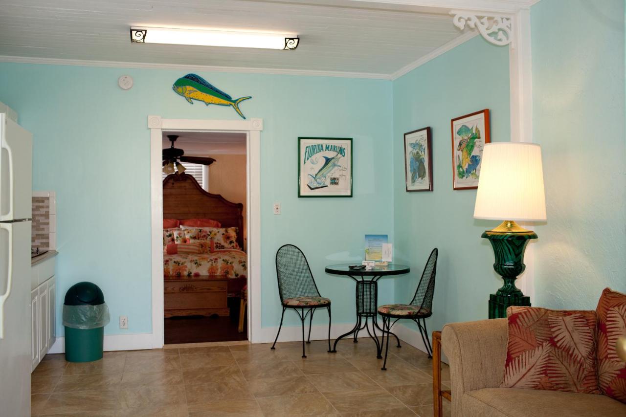| Seaport Inn