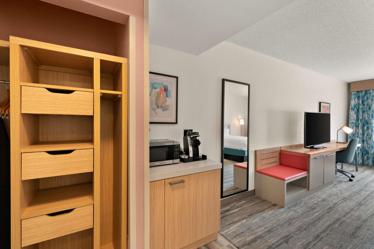 Queen Room at Hilton Garden Inn Atlanta East/Stonecrest