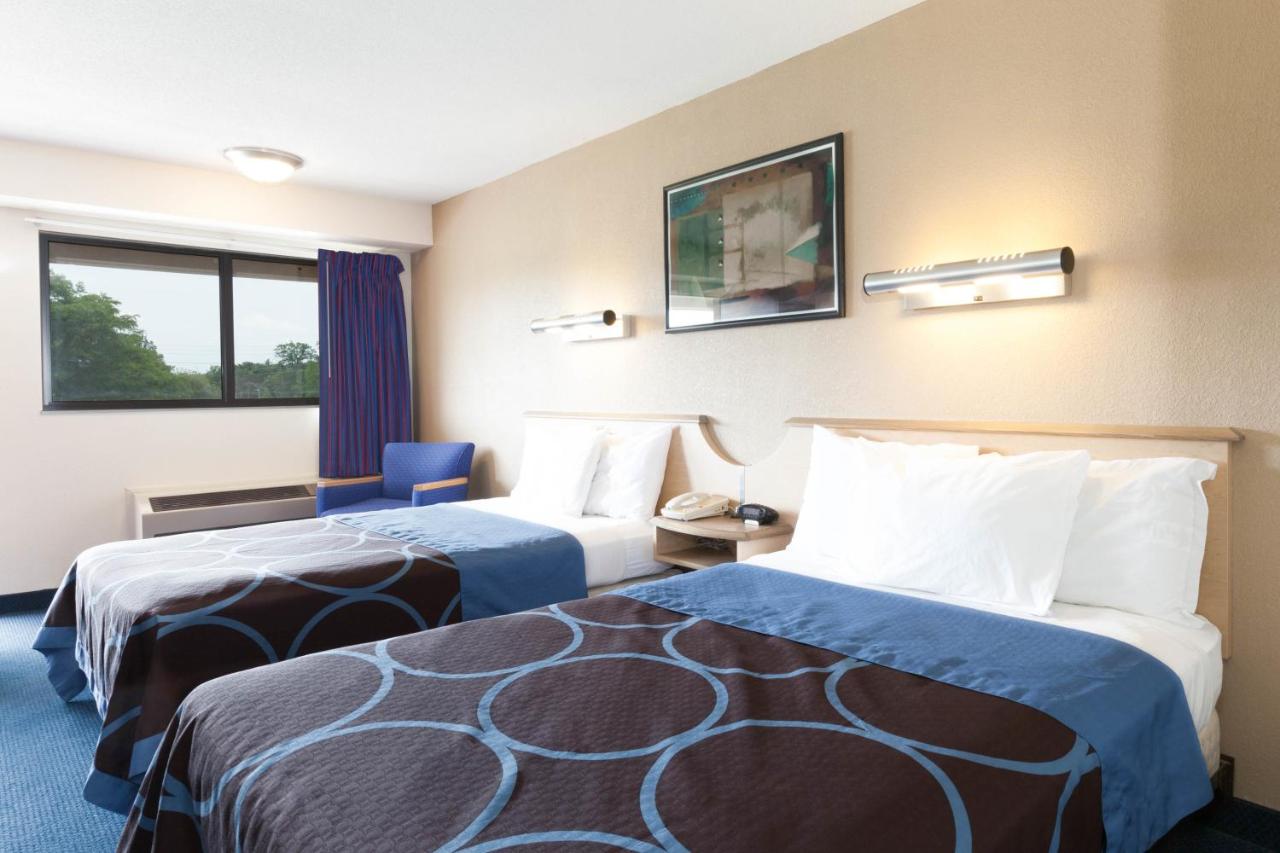 Business Double Room with Two Double Beds - Non-Smoking at Days Inn by Wyndham Monmouth Junction/S Brunswick/Princeton