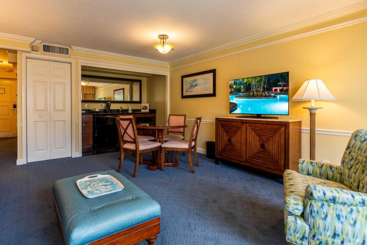 One-Bedroom Suite with Pool View at Lago Mar Beach Resort & Club