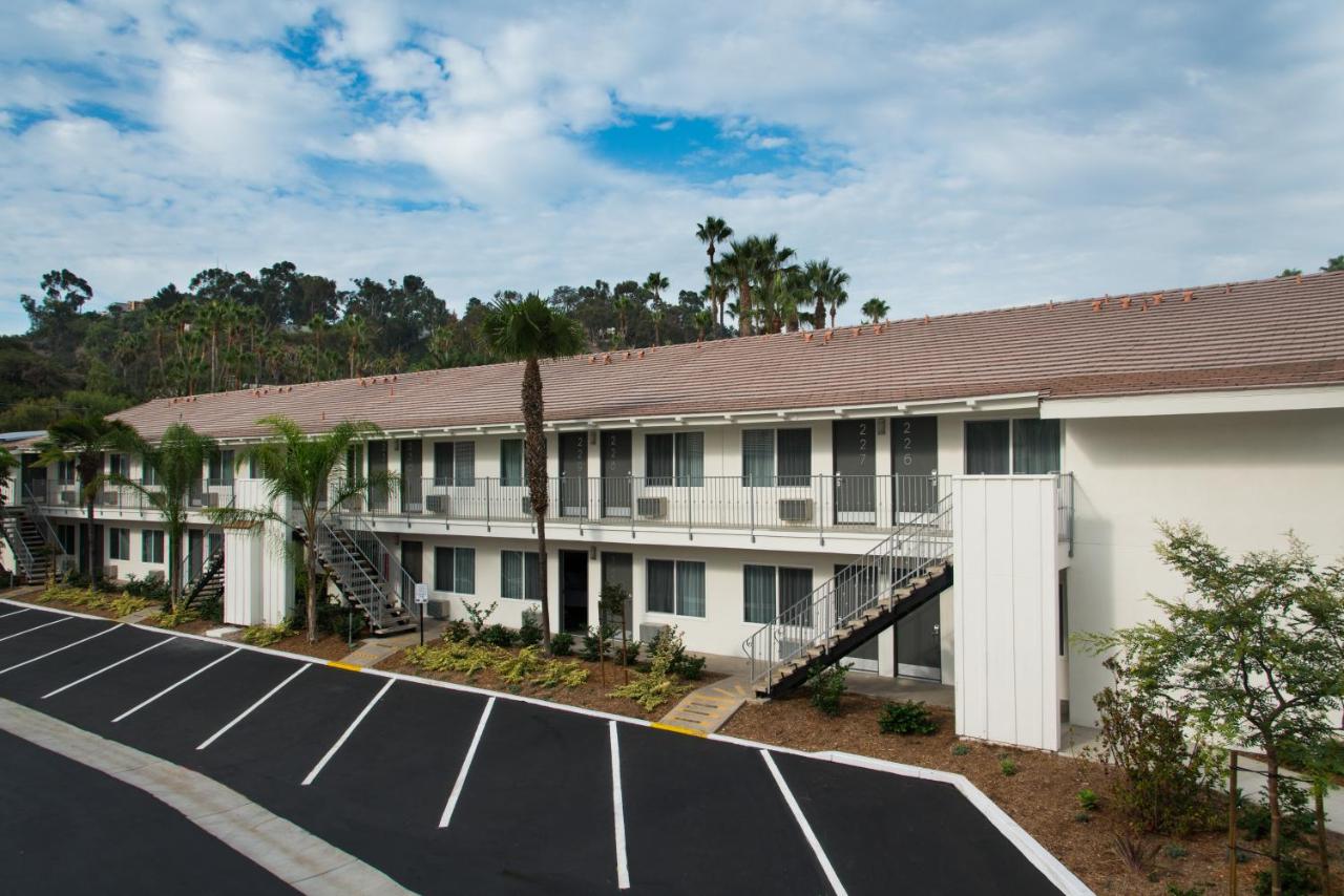 | Hotel Iris - Mission Valley-San Diego Zoo-SeaWorld