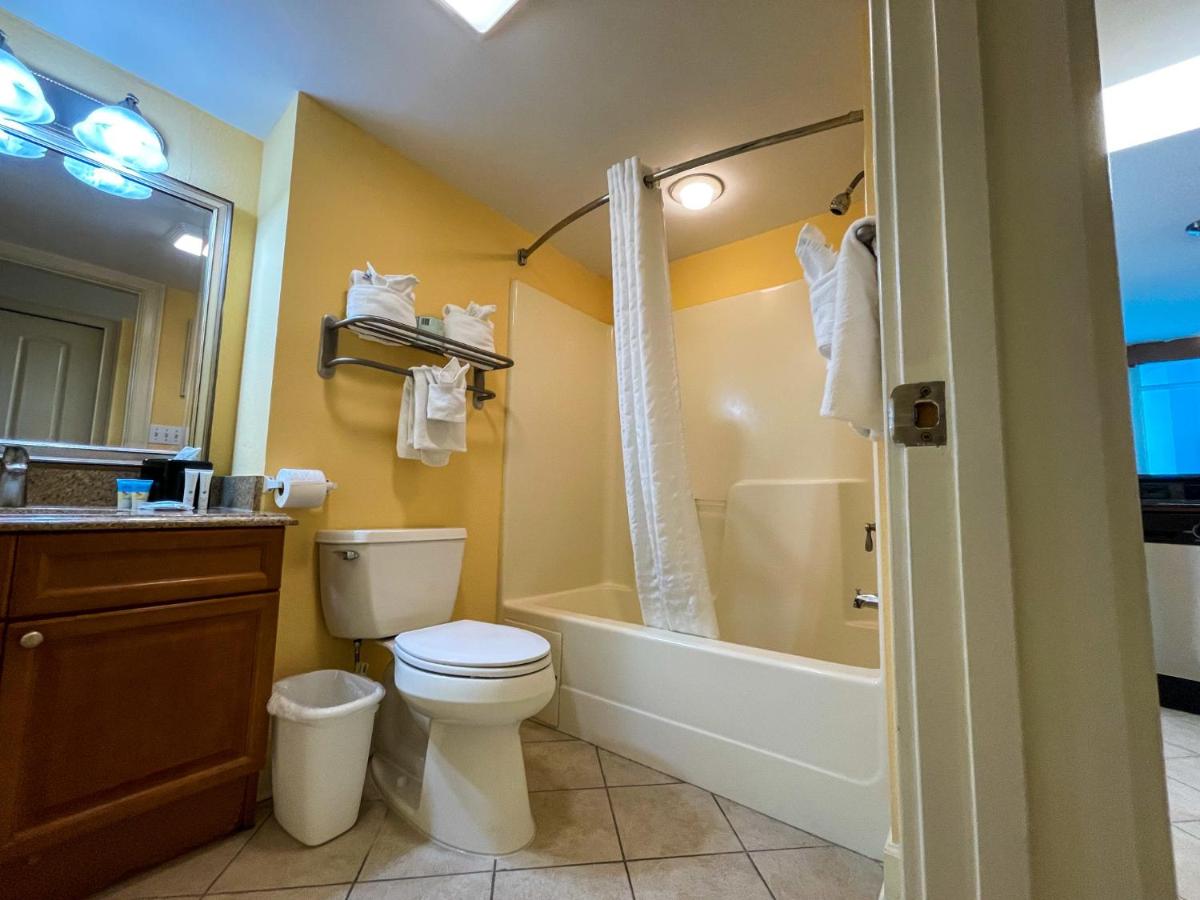 One Bedroom Suite with Ocean View at Bluegreen Vacations Horizon at 77th an Ascend Resort