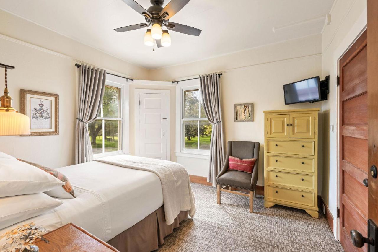  | Sonoma Hotel