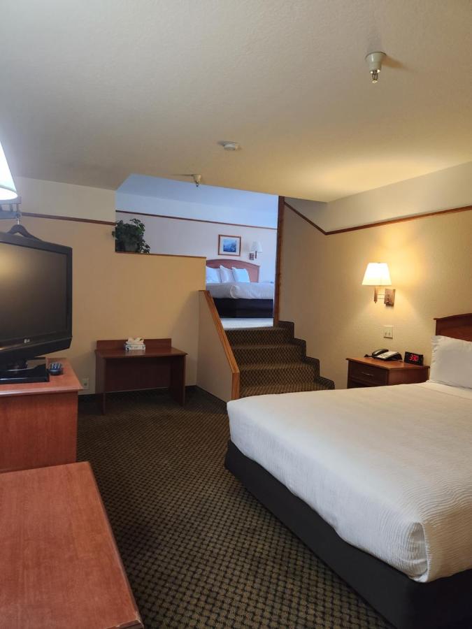 Family Suite at Luxury Inn & Suites