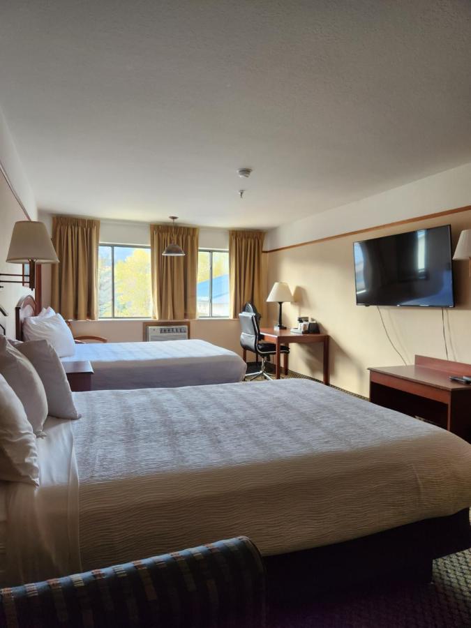 Family Suite at Luxury Inn & Suites