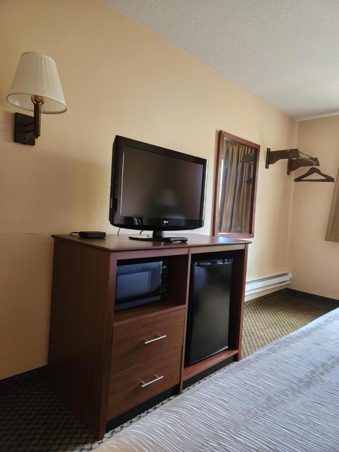 Standard King Room at Luxury Inn & Suites