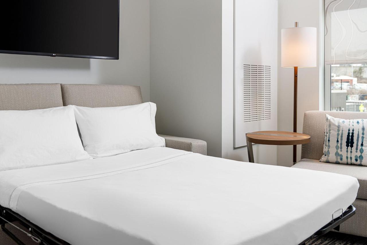 King Room with Pullout Sofa - Hearing Accessible at Element by Marriott Nashville Vanderbilt West End