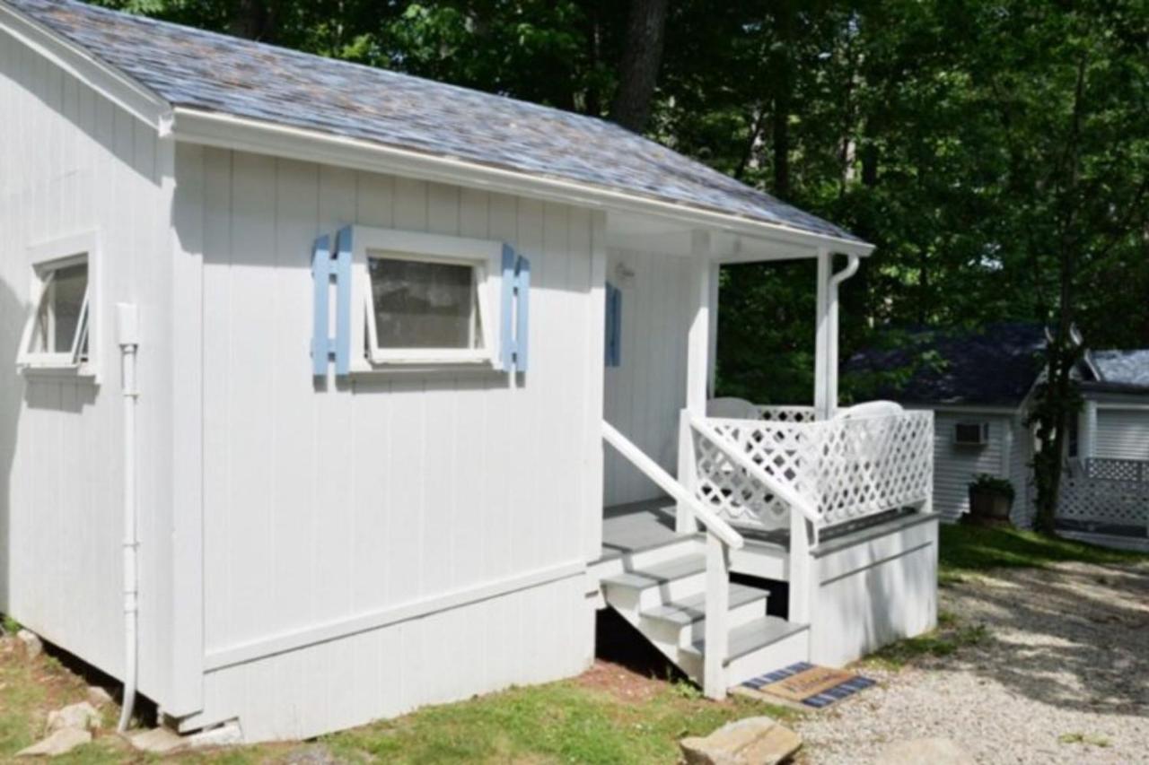 | 2 River Road Inn Cottages