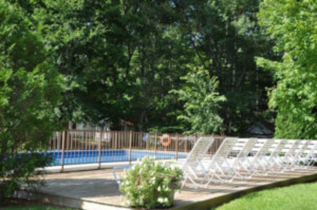 | 2 River Road Inn Cottages