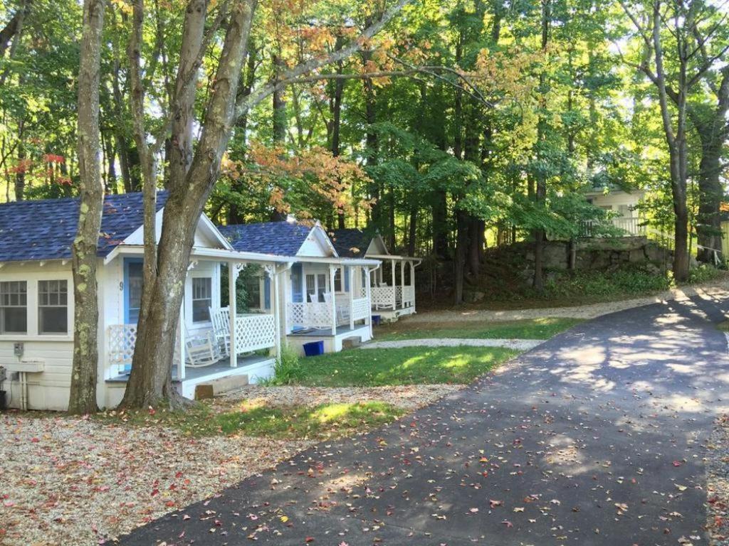 | 2 River Road Inn Cottages