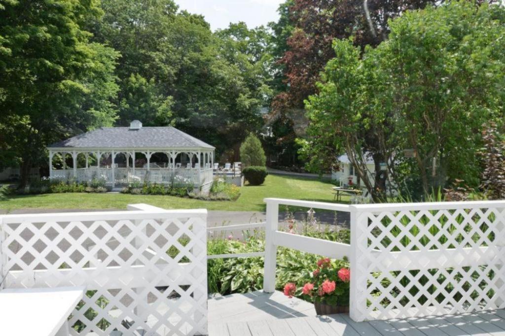 | 2 River Road Inn Cottages