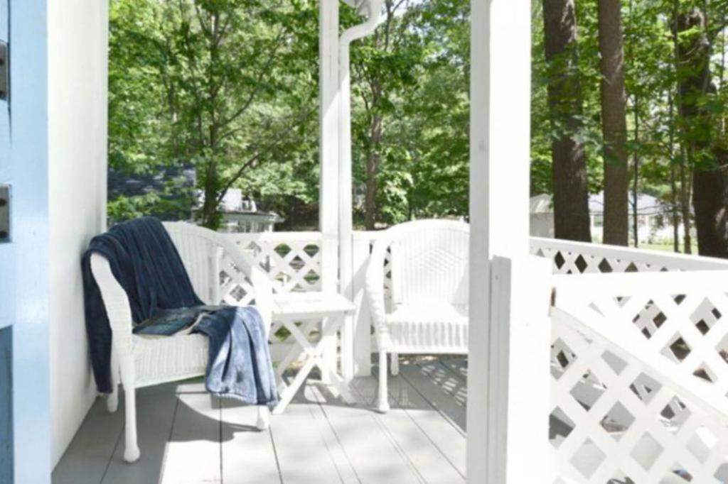 | 2 River Road Inn Cottages