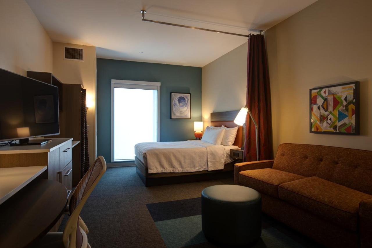 Queen Studio Suite - Hearing Accessible/Non-Smoking at Home2 Suites By Hilton Charlotte Uptown