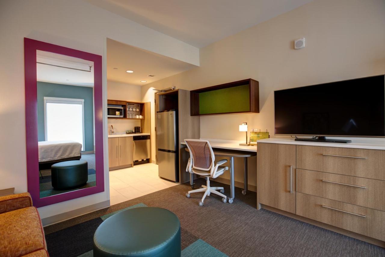 Queen Studio Suite - Hearing Accessible/Non-Smoking at Home2 Suites By Hilton Charlotte Uptown