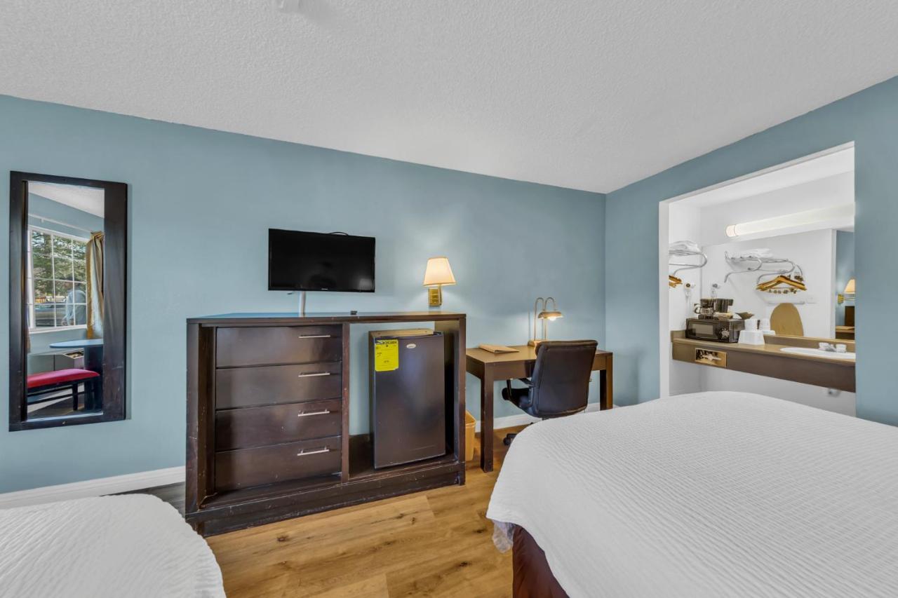 Queen Room with Two Queen Beds - Non-Smoking at Days Inn by Wyndham Carson City