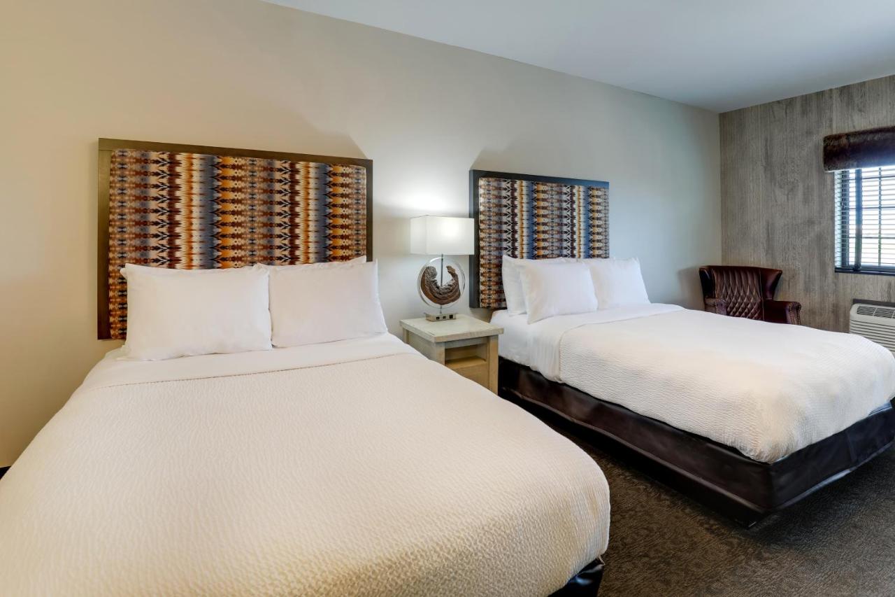 Deluxe Double Room at Stoney Creek Hotel Tulsa - Broken Arrow