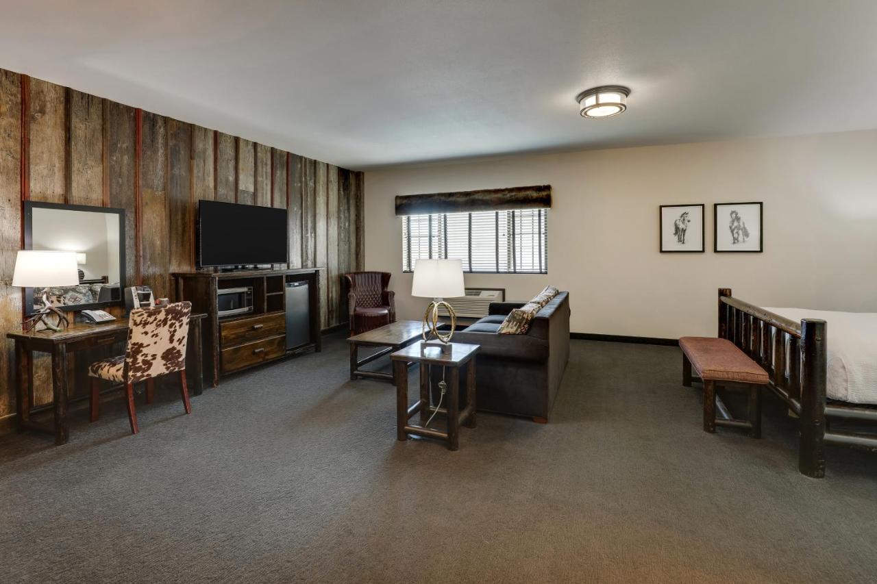 Family Suite at Stoney Creek Hotel Tulsa - Broken Arrow