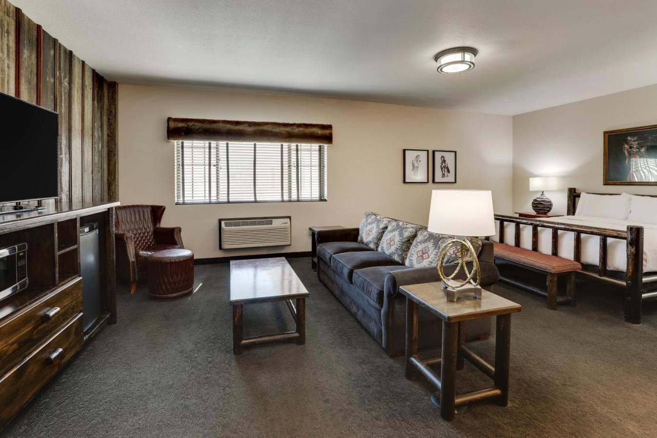 Family Suite at Stoney Creek Hotel Tulsa - Broken Arrow