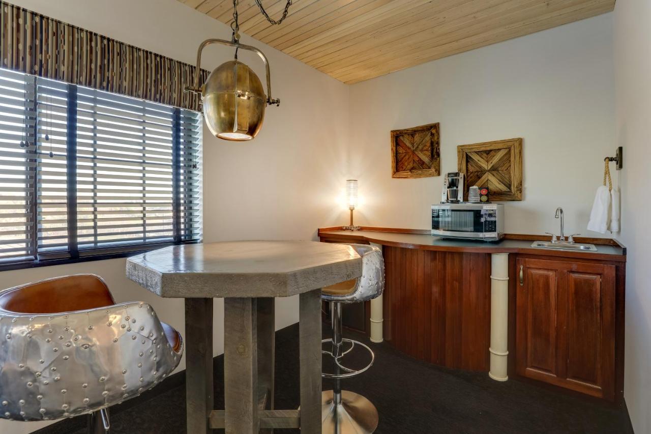 Superior Suite at Stoney Creek Hotel Tulsa - Broken Arrow