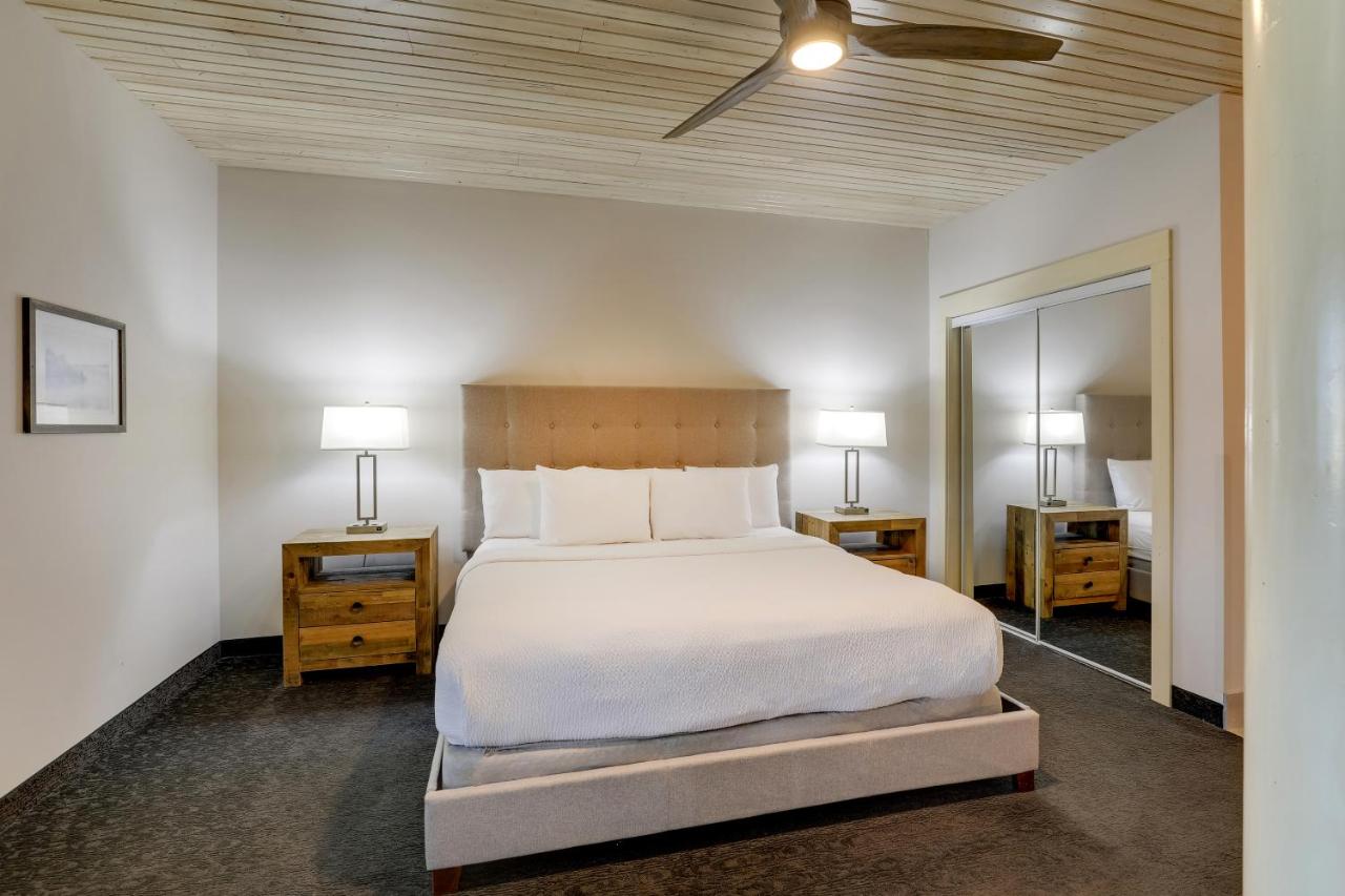 Superior Suite at Stoney Creek Hotel Tulsa - Broken Arrow