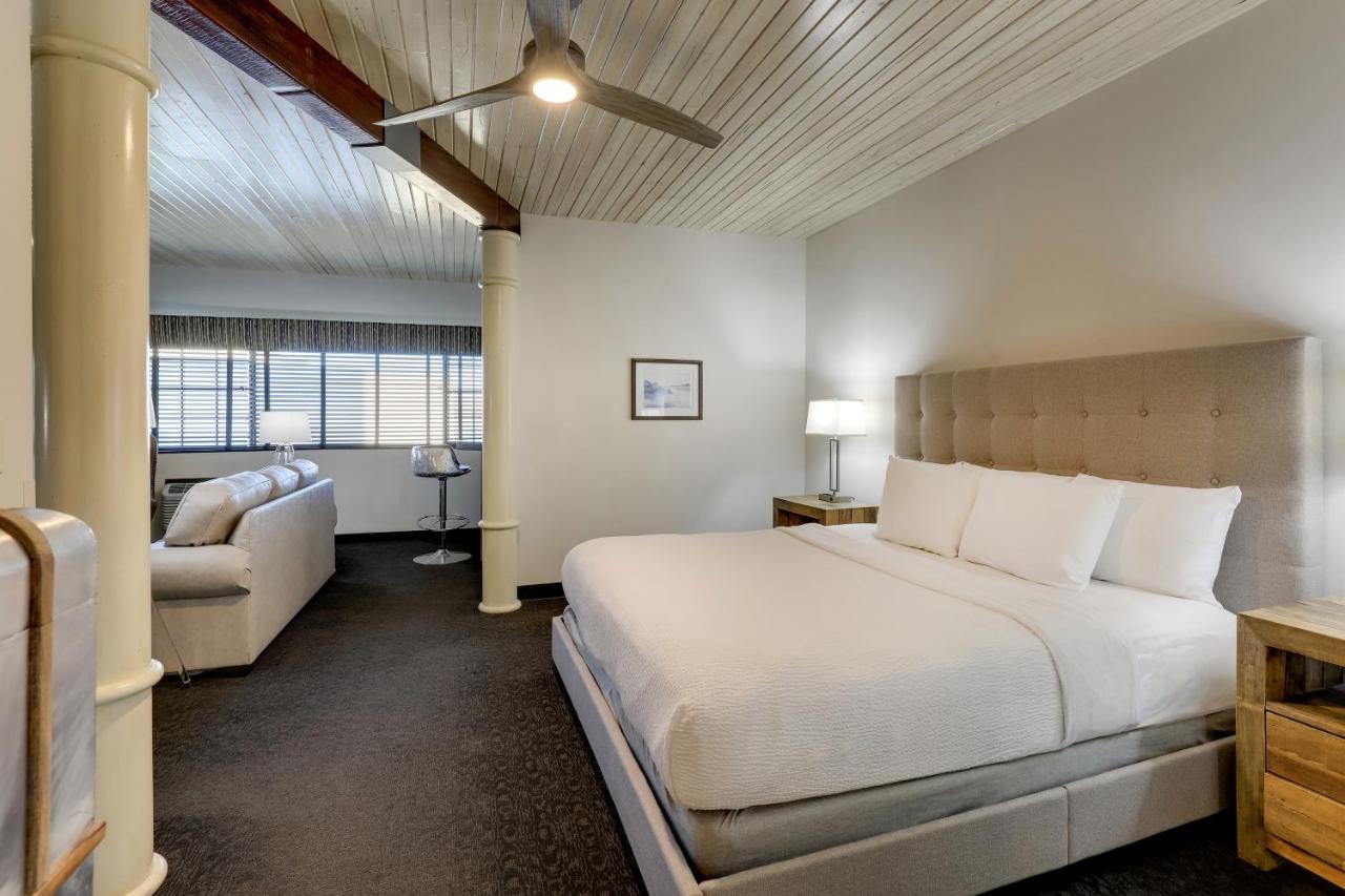 Superior Suite at Stoney Creek Hotel Tulsa - Broken Arrow