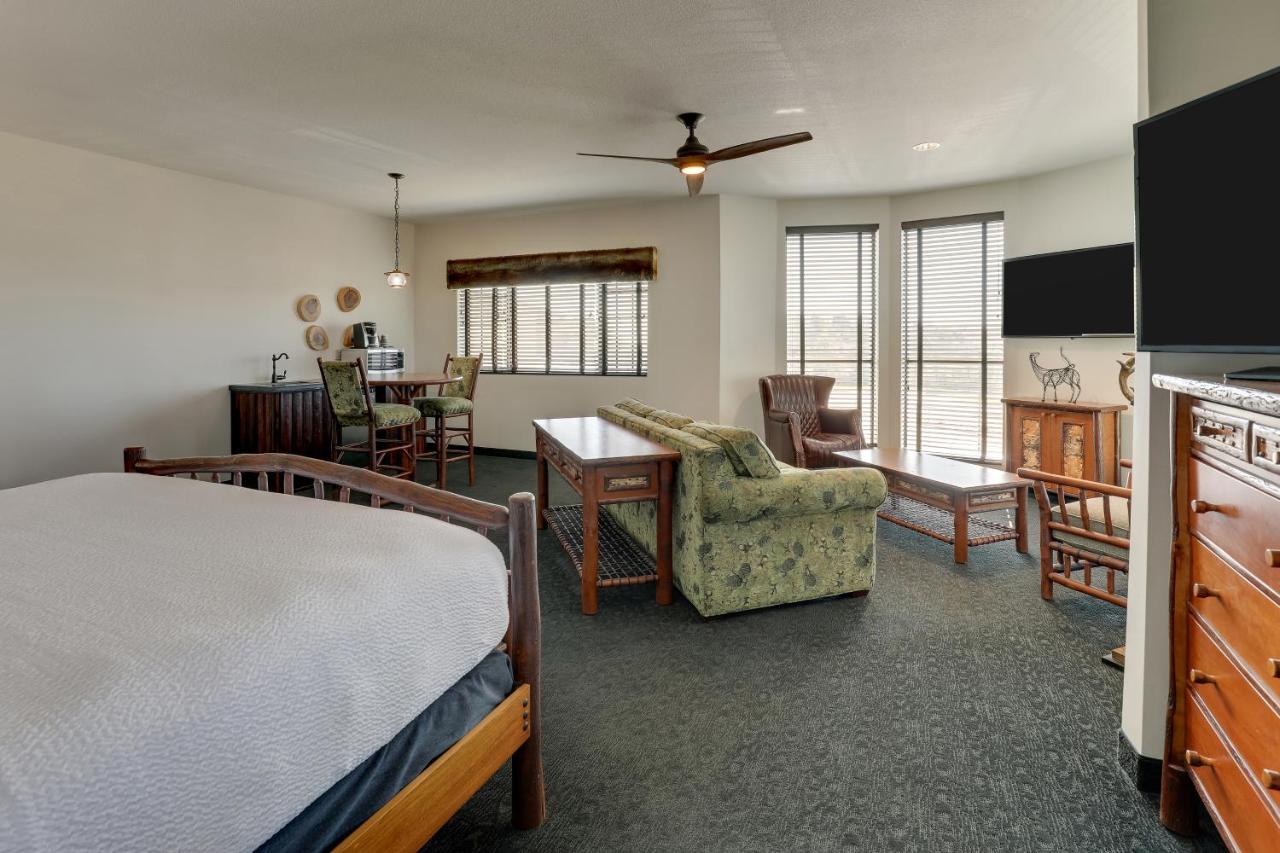 Junior Suite at Stoney Creek Hotel Tulsa - Broken Arrow