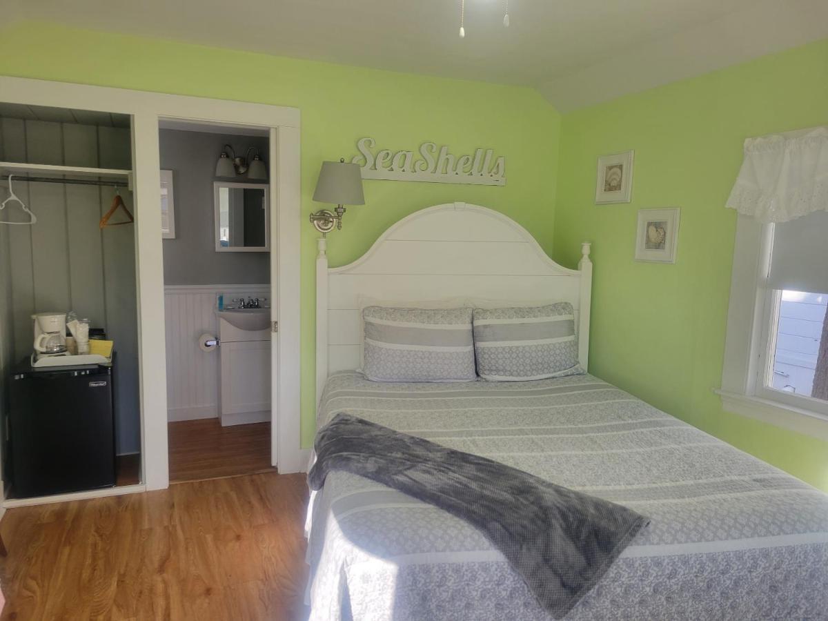 | 2 River Road Inn Cottages