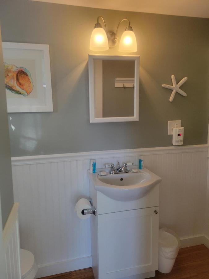 | 2 River Road Inn Cottages