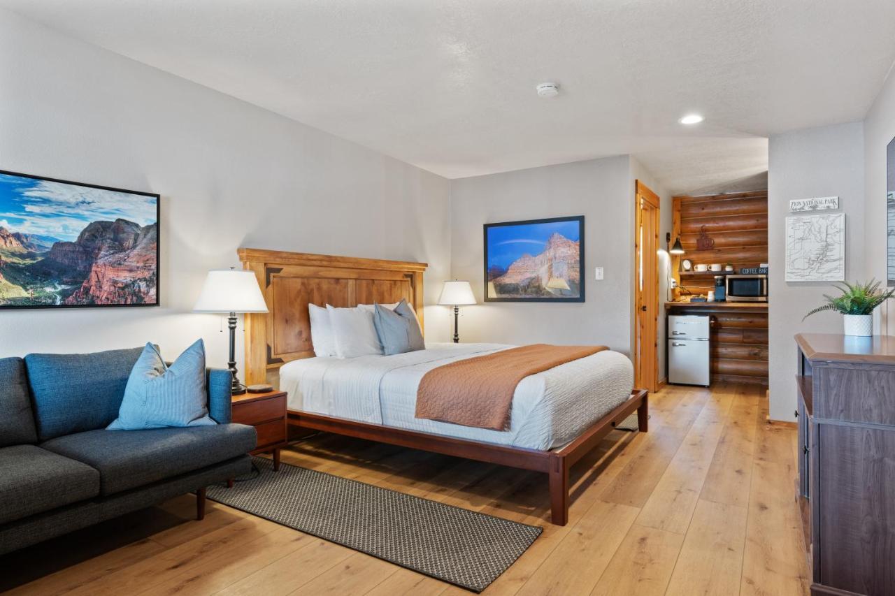 | Duck Creek Village Inn
