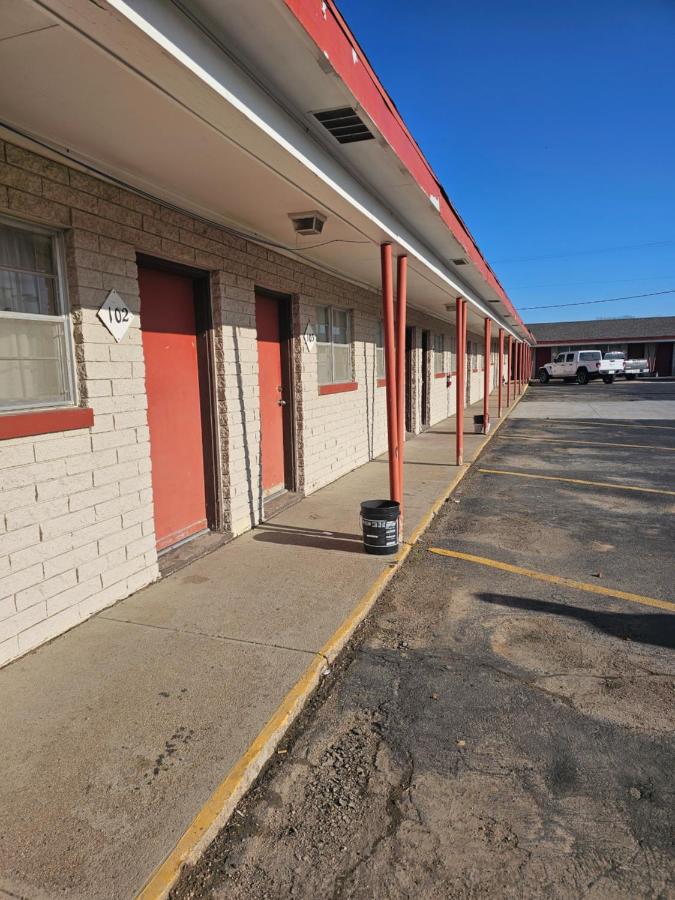 | Hastings Express Inn