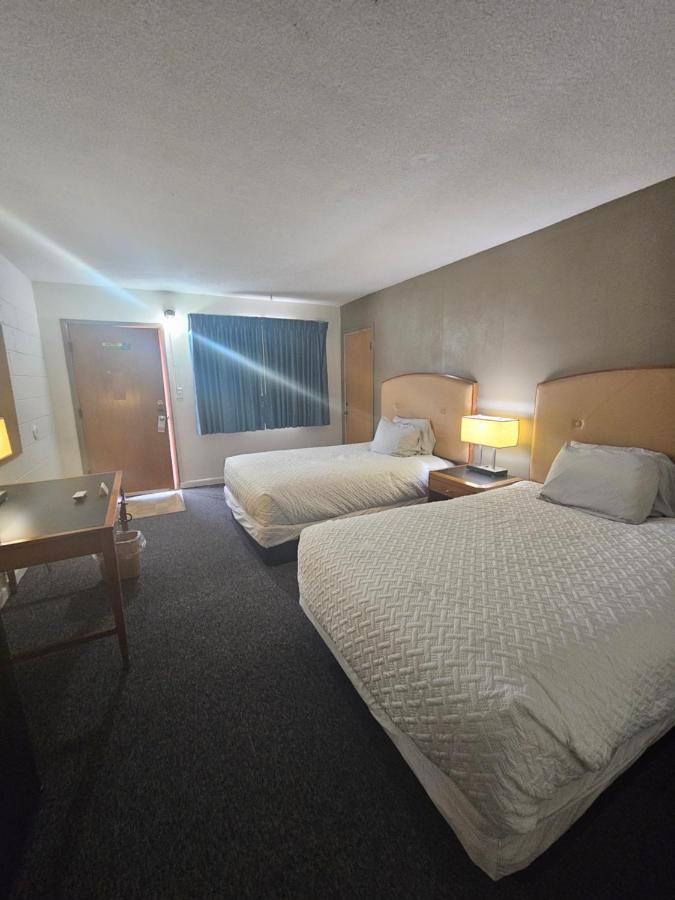 | Hastings Express Inn