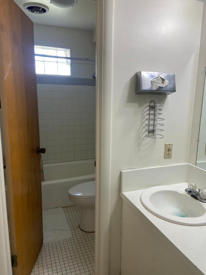 | Hastings Express Inn